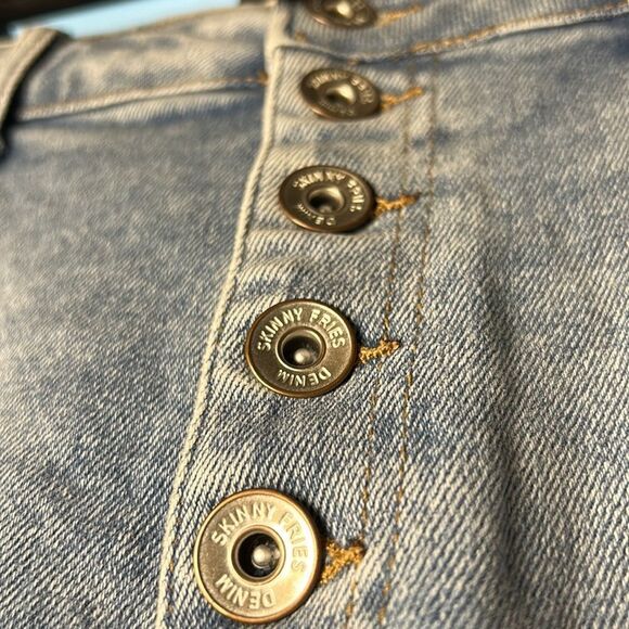 High Waisted Skinny Jeans, size 17 (Juniors) - Picture 9 of 16